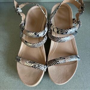 Vionic Wedge Sandal Orthaheel Natural Snake Print 8